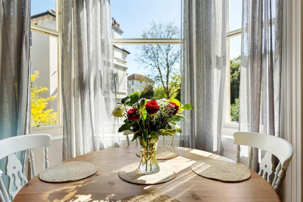 Luxurious Victorian, A Few Minutes From The Beach - Sleeps 2 Adults And Up To 3 Children Apartment St Leonards-on-Sea Exterior photo