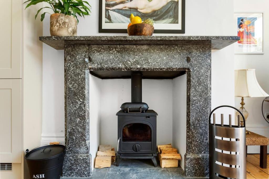 Luxurious Victorian, A Few Minutes From The Beach - Sleeps 2 Adults And Up To 3 Children Apartment St Leonards-on-Sea Exterior photo